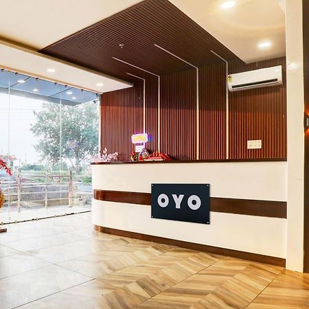 Gokul Hotel O Dev Paradise מראה חיצוני תמונה