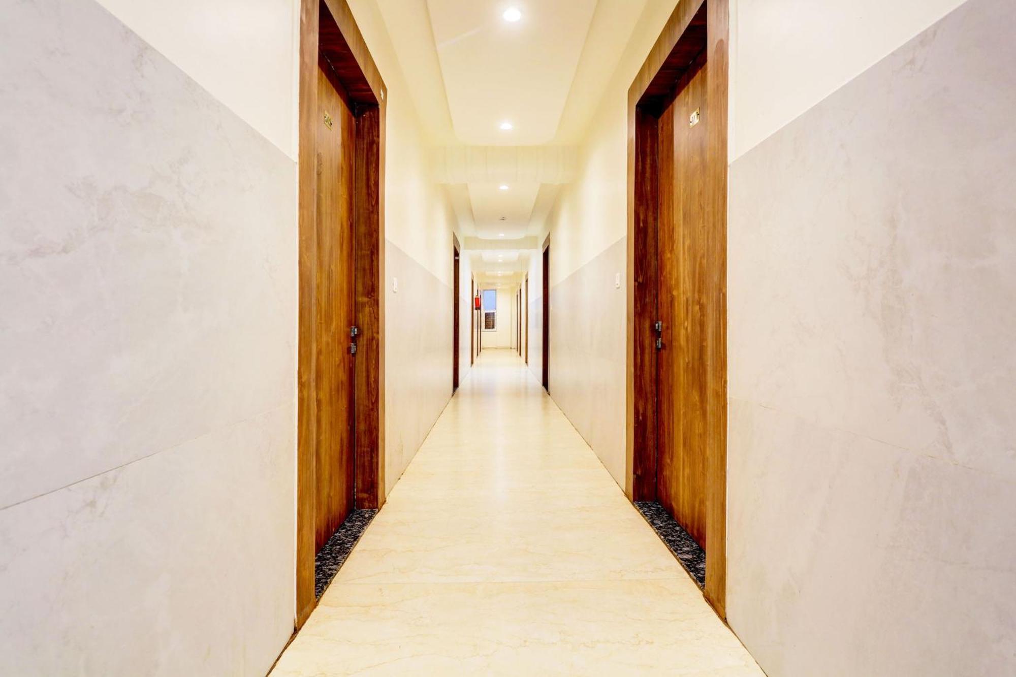 Gokul Hotel O Dev Paradise מראה חיצוני תמונה
