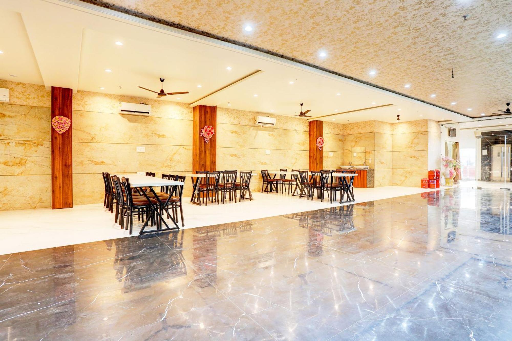 Gokul Hotel O Dev Paradise מראה חיצוני תמונה