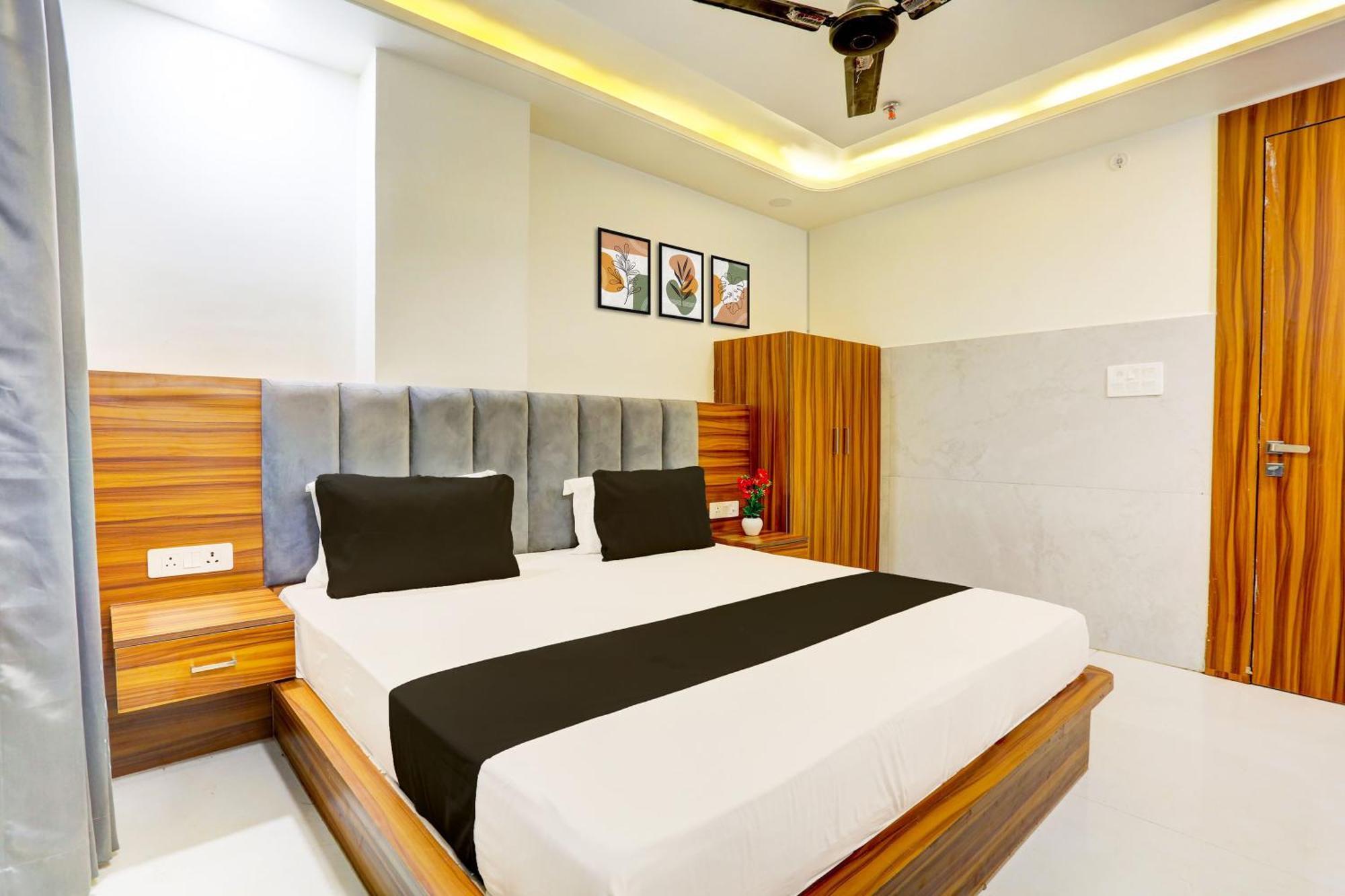 Gokul Hotel O Dev Paradise מראה חיצוני תמונה